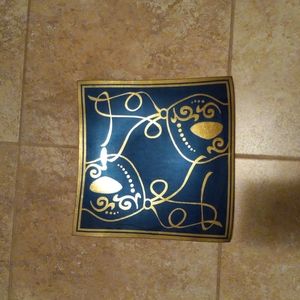 Curved  square  glass for decorations